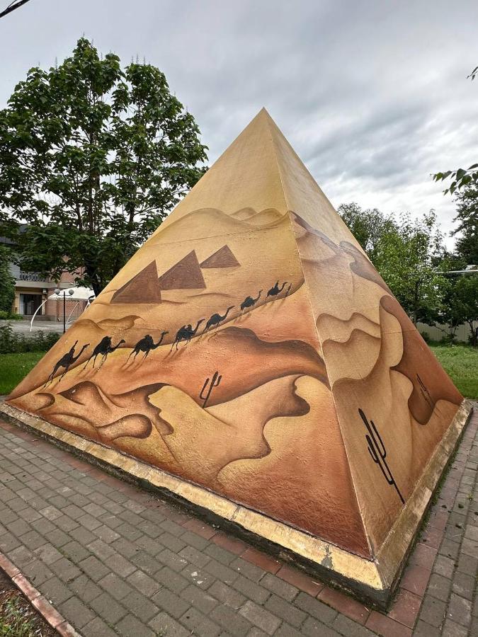 Gоlden Dragon Villa Hotel 比什凯克 外观 照片