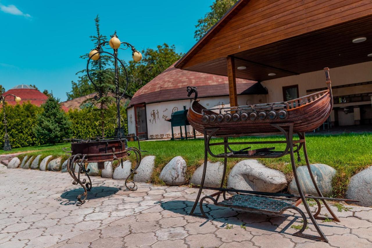 Gоlden Dragon Villa Hotel 比什凯克 外观 照片