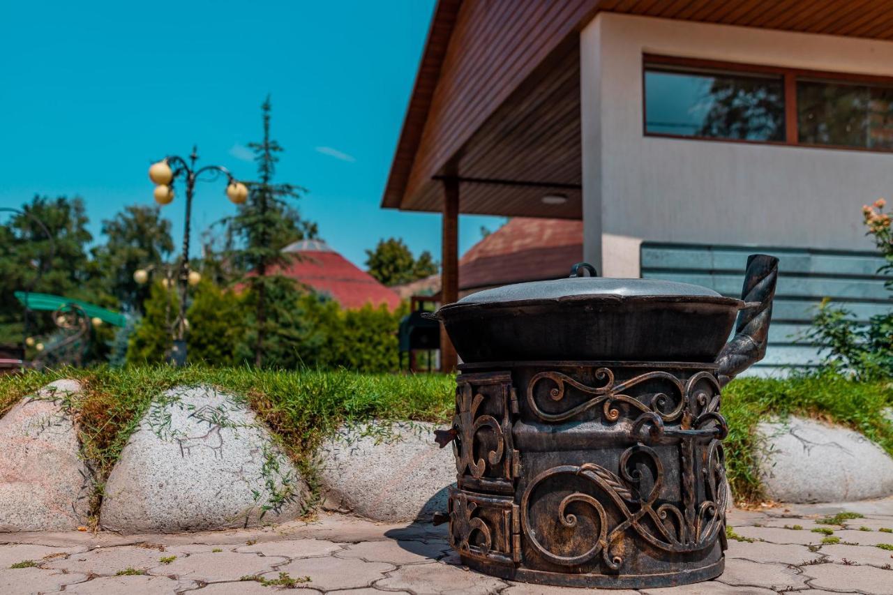 Gоlden Dragon Villa Hotel 比什凯克 外观 照片