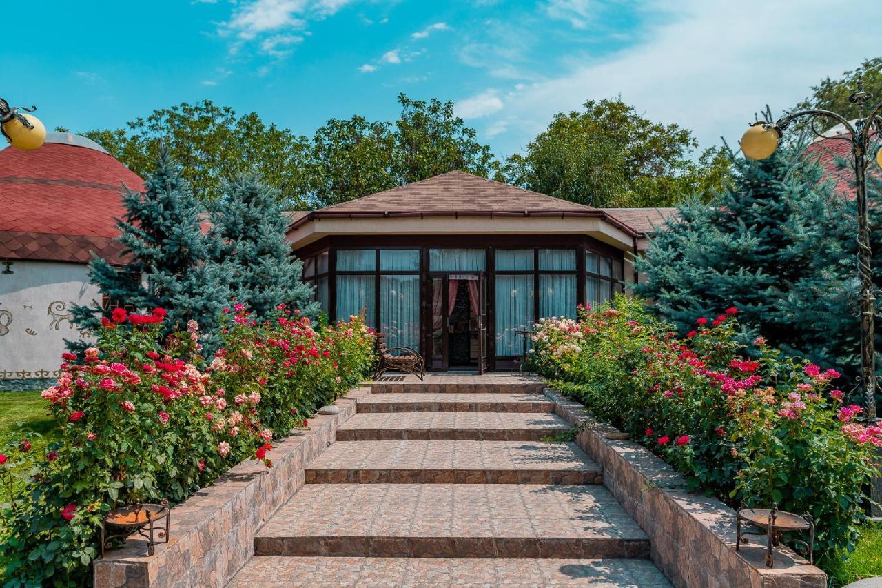 Gоlden Dragon Villa Hotel 比什凯克 外观 照片
